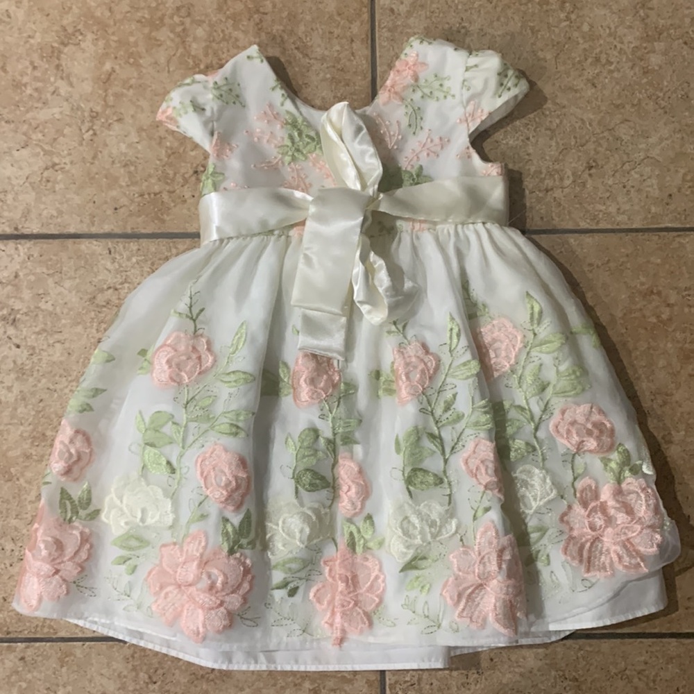 Cute Embroidered Dress - Picture 6 of 8